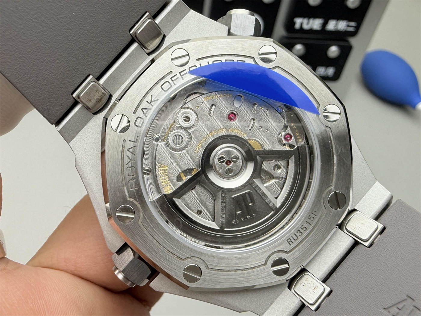 AP 15720 Replica – Royal Oak Offshore 42mm Stainless Steel Watch