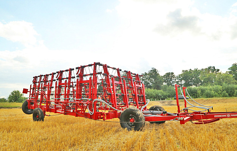 Комплекс для внесення в ґрунт мінеральних добрив і засобів захисту рослин