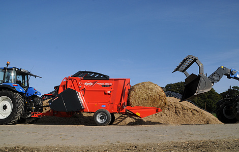 Видувач-роздавач соломи