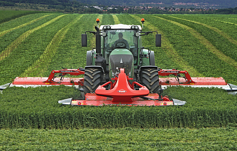 Потрійна комбінація дискових косарок-плющилок