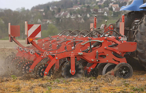 Комплекс для смугової обробки грунту